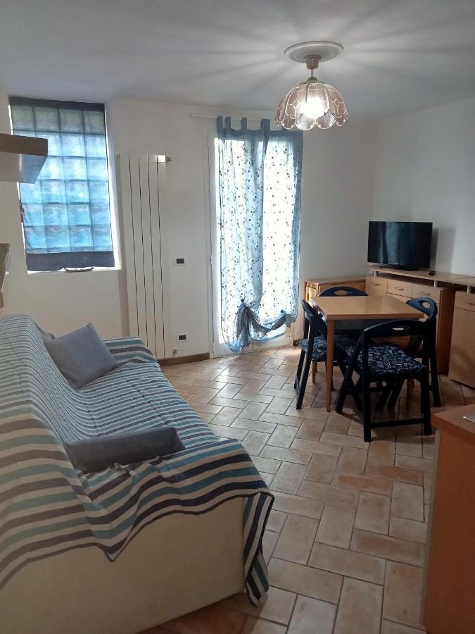 Nina House Apartment Империа Екстериор снимка